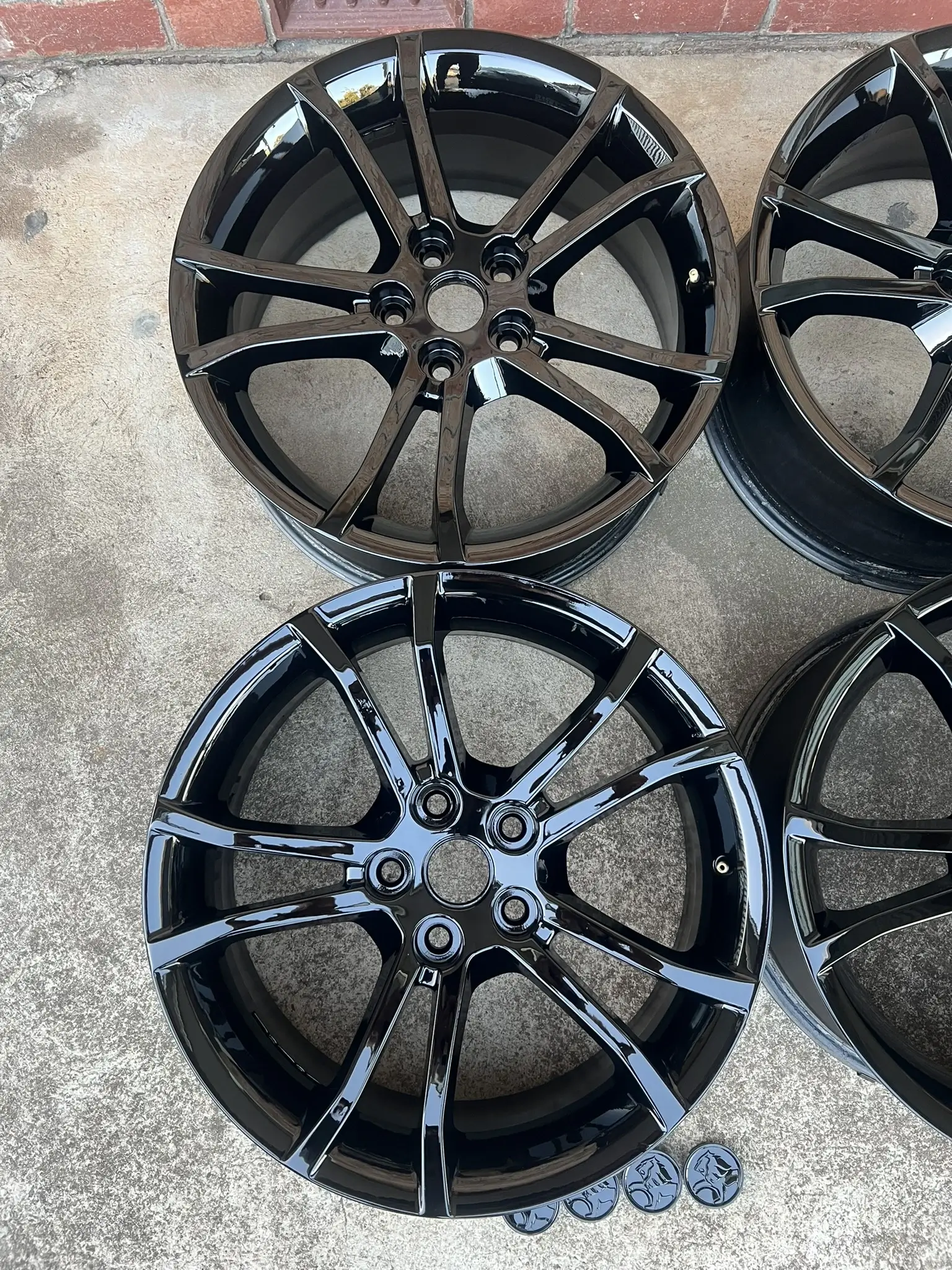 Restored wheels delivered back via mobile service
