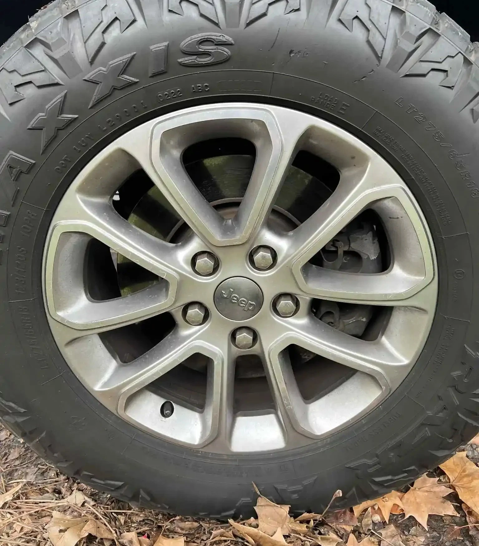 Jeep Cherokee calipers before painting